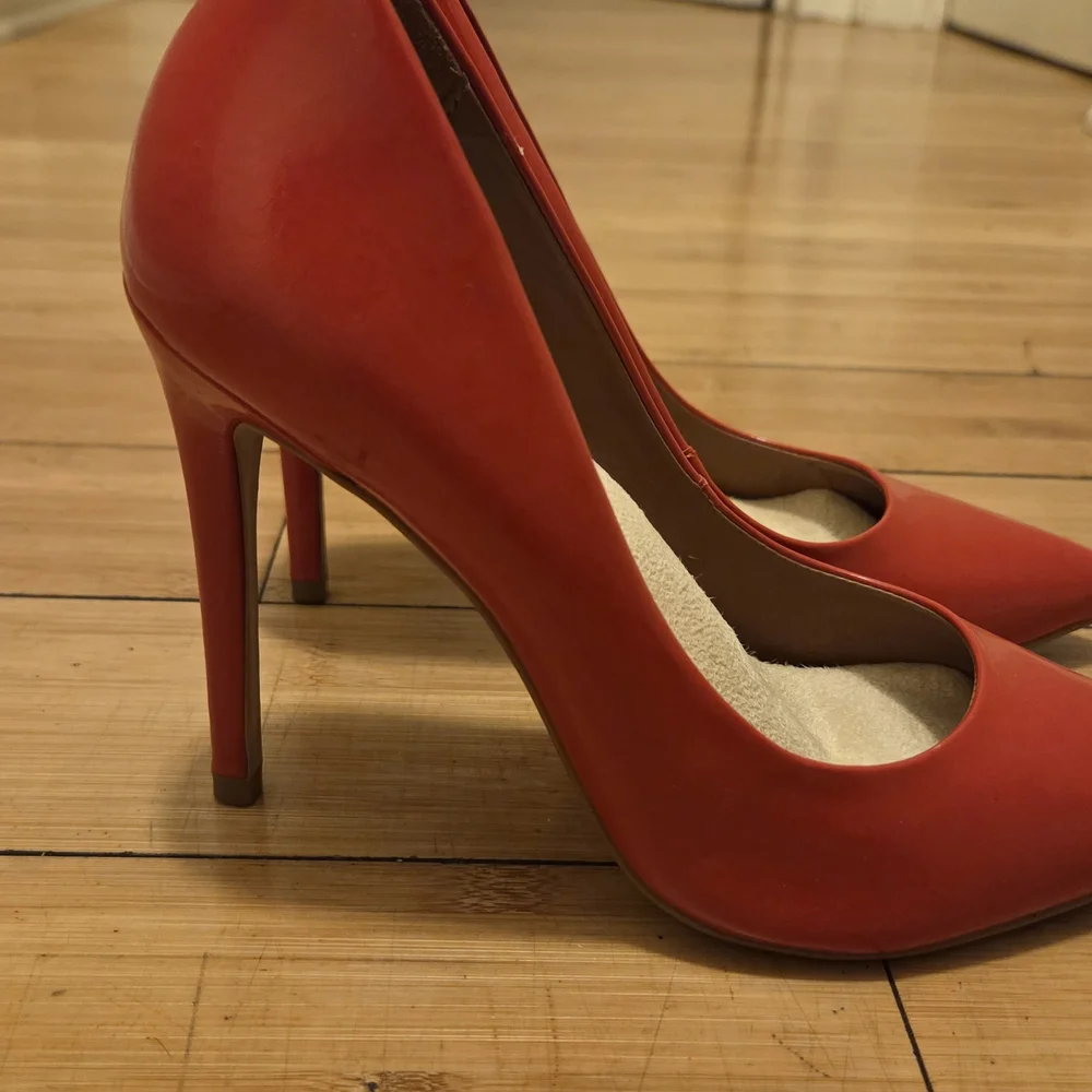Elegant Red Stiletto Heels - Picture 1 of 7